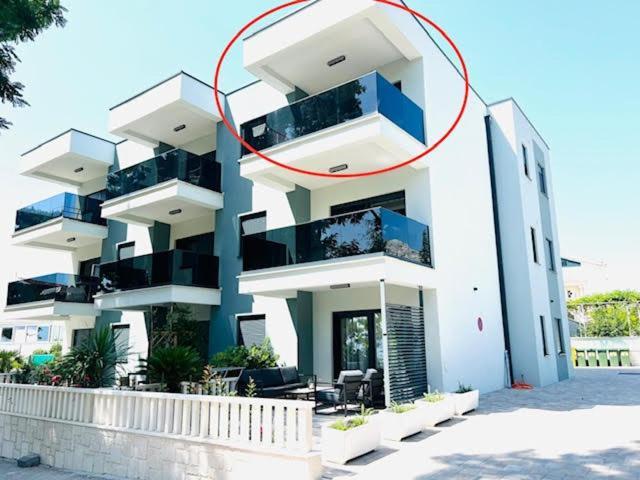 Apartment Marta Orebic Luaran gambar