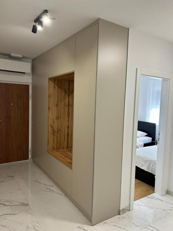 Apartment Marta Orebic Luaran gambar