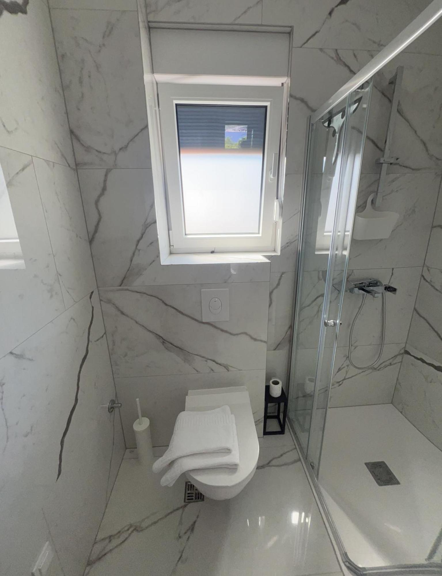 Apartment Marta Orebic Luaran gambar